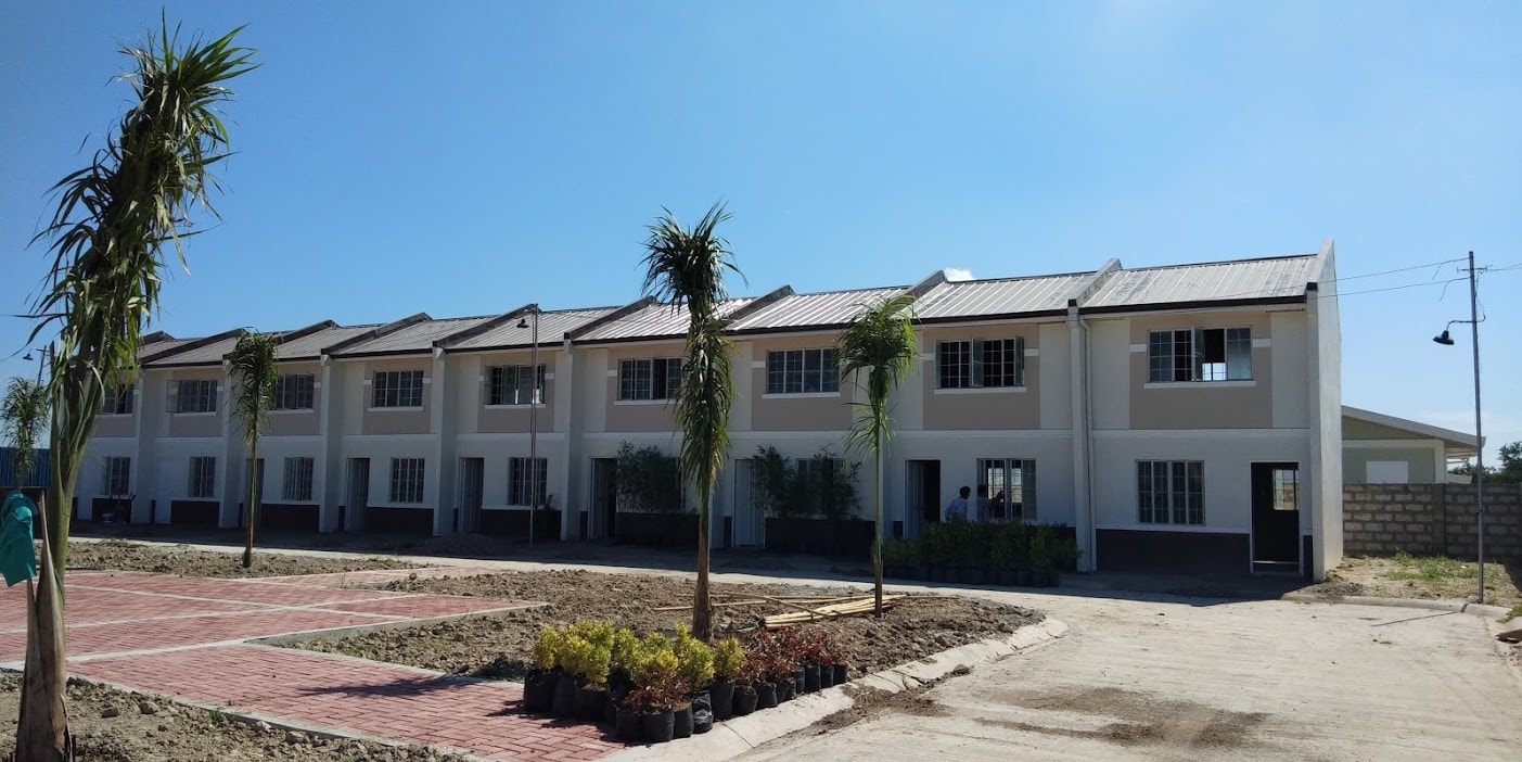 Brentwood Residences community road and townhouse row