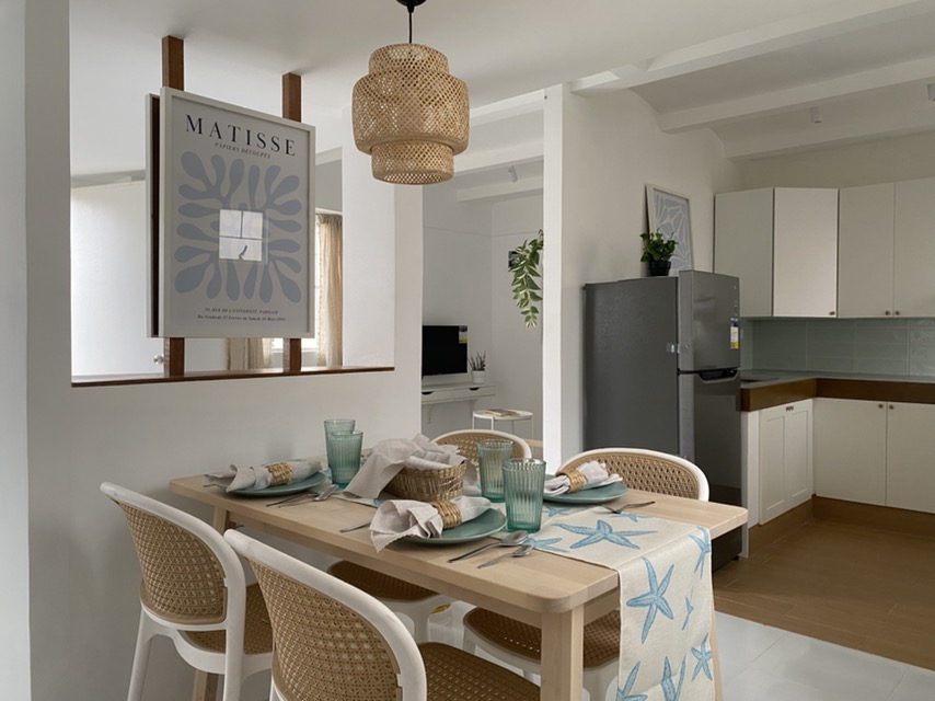 Furnished Brentwood model dining and kitchen area